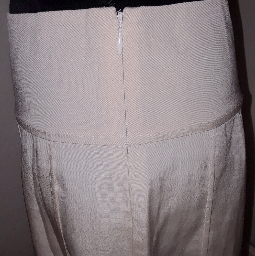 Beautiful Ivory pleated Skirt Size 4 - Picture 6 of 8